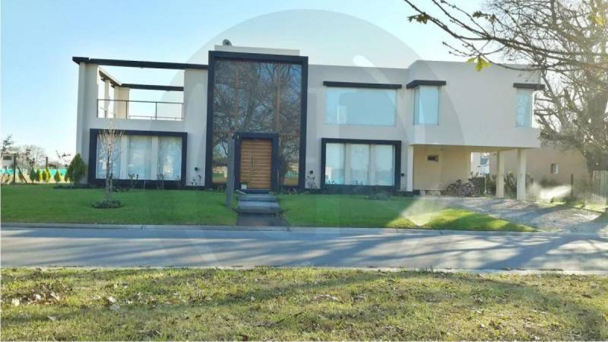 Дом с 4 спальнями в Эскобар, Аргентина № 53331