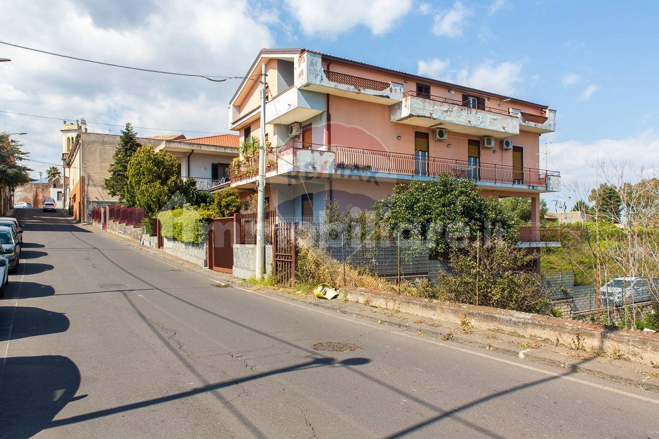 3 غرف نوم شقة في Tremestieri Etneo, Italy رقم 370038