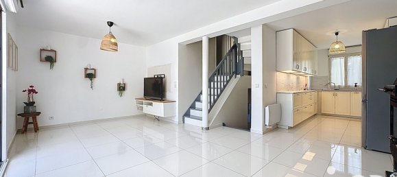 Casa de 6 habitaciónes en Morangis, France No. 284939 4