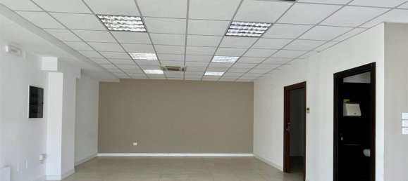 98m² Warehouse in Perugia, Italy No. 270232 8