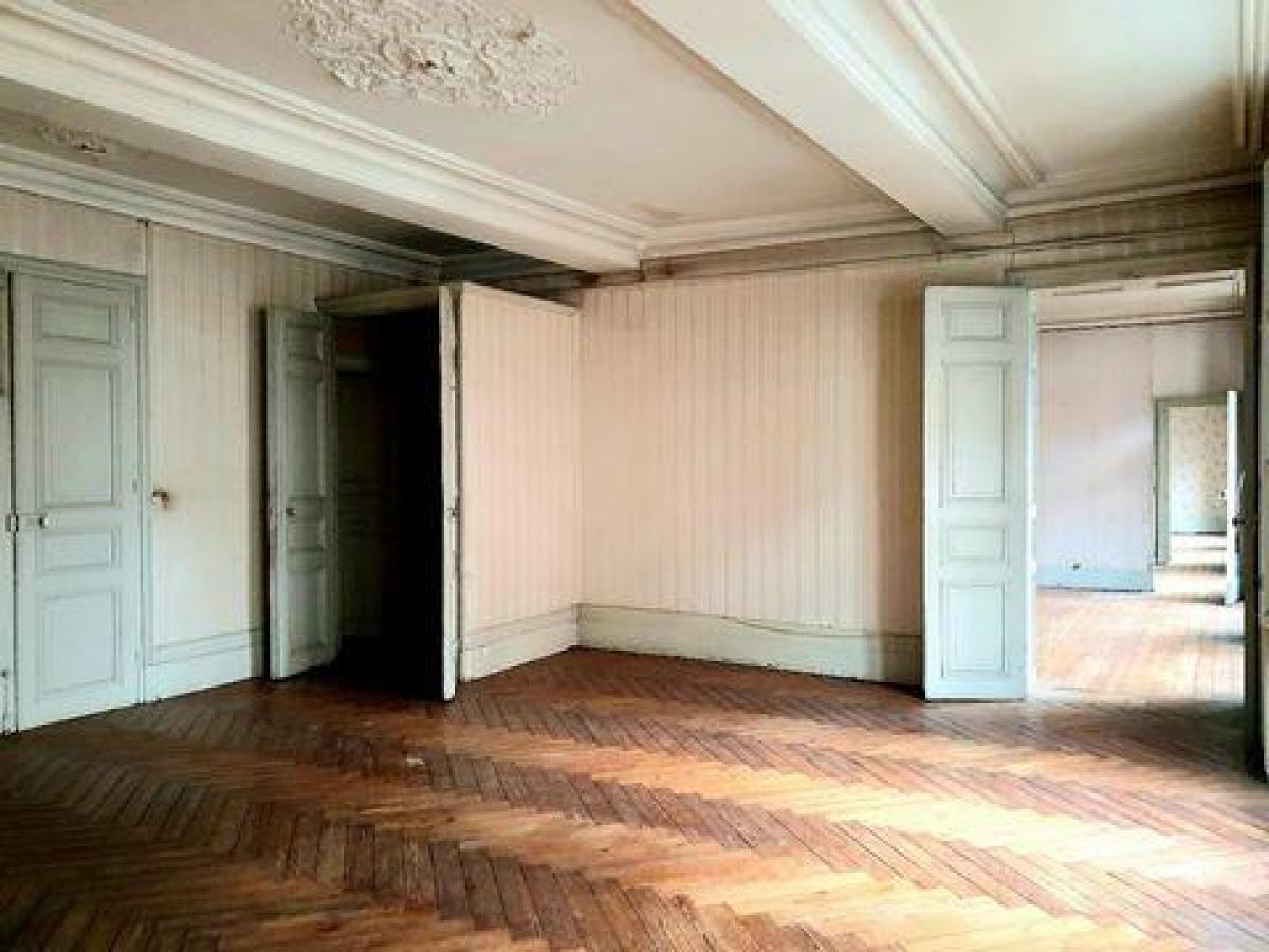 5 bedrooms Condo in Montauban, France No. 23698