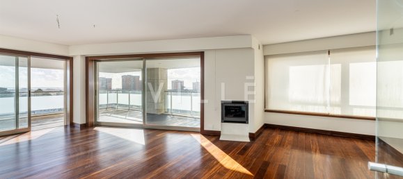 4 bedrooms Apartment in Porto, Portugal No. 120520 3