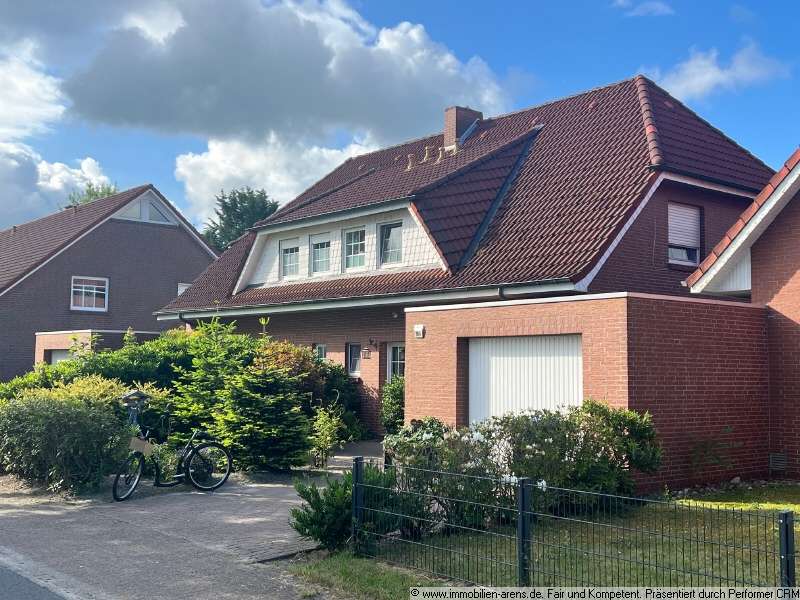 3 bedrooms Townhouse in Leer, Germany No. 205285