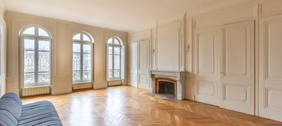 3 bedrooms Apartment in Lyon, France No. 348112 2