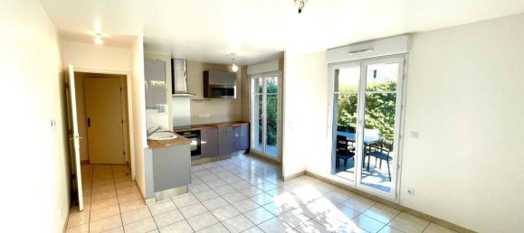 1 bedroom Apartment in Ozoir-la-Ferriere, France No. 329894 2