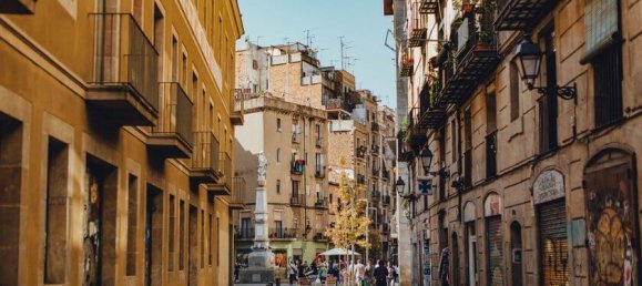 Propiedad comercial en Ciudad Vieja, Spain 78 m² No. 124465 29