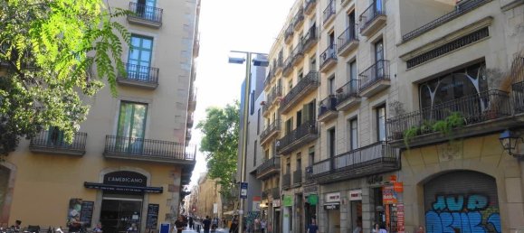 Propiedad comercial en Ciudad Vieja, Spain 78 m² No. 124465 3