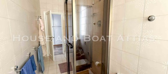 7 bedrooms Apartment in Livorno, Italy No. 319963 8