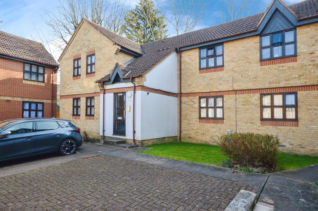 1 bedroom Apartment in Harrow, United Kingdom No. 6412