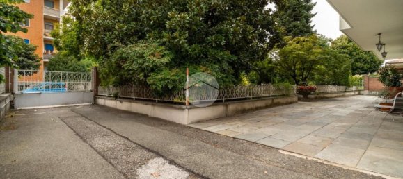 3 bedrooms Apartment in Caselle Torinese, Italy No. 323122 3