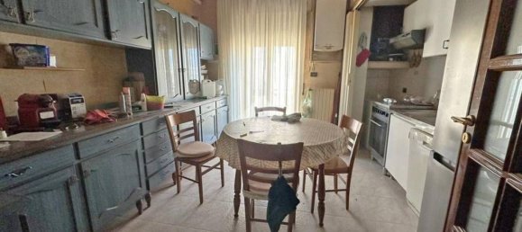 3 rooms Apartment in Foggia, Italy No. 251130 6