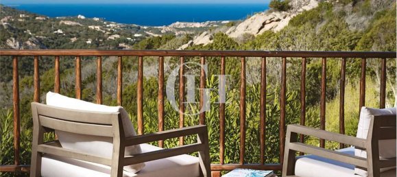 Villa de 4 dormitorios en Arzachena, Italy No. 172555 2