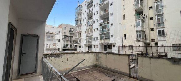 4 Schlafzimmer Wohnung in Bari, Italy, Nr. 343950 8