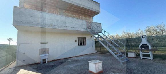 3 rooms Villa in Barletta, Italy No. 17908 10