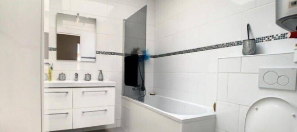 3 bedrooms House in Le Blanc-Mesnil, France No. 175789 3