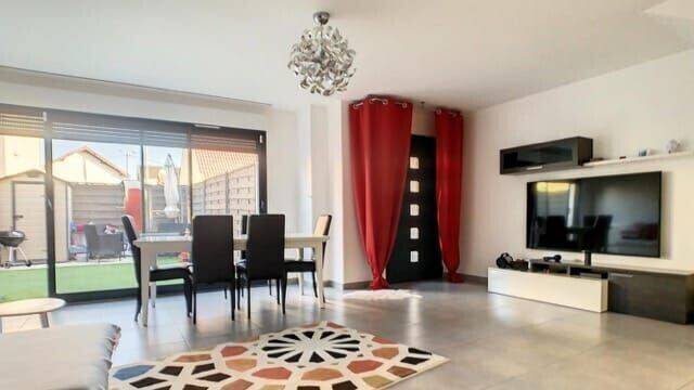 3 bedrooms House in Le Blanc-Mesnil, France No. 175789