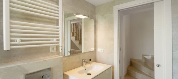 3 bedrooms Townhouse in Estepona, Spain No. 30633 26