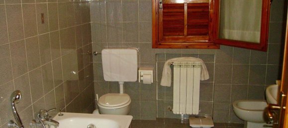 8 bedrooms House in Ventimiglia, Italy No. 336788 9