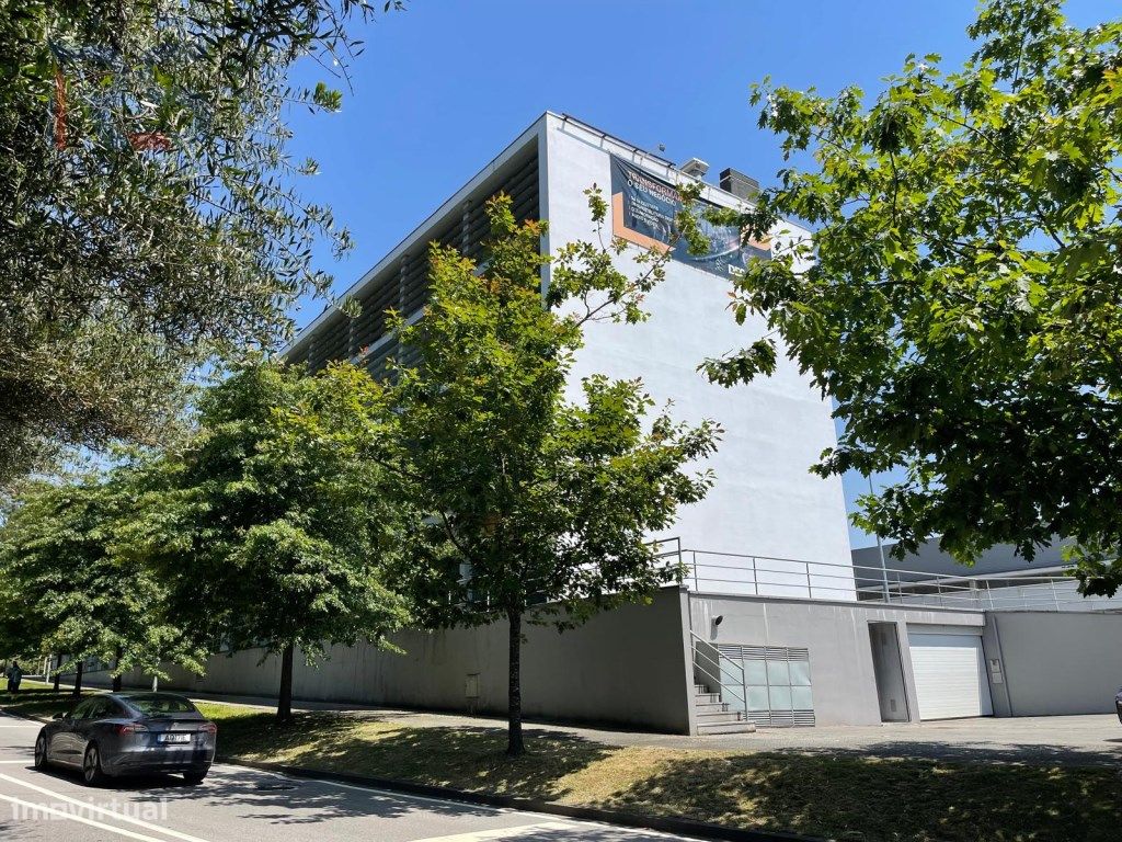 240m² Commercial property in Moreira, Portugal No. 196468