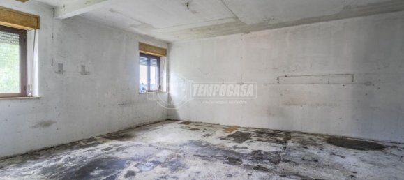 4-salle Maison à Montecosaro, Italy No. 7011 10