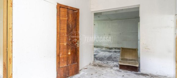 4-salle Maison à Montecosaro, Italy No. 7011 7