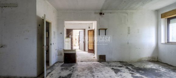 4-salle Maison à Montecosaro, Italy No. 7011 12