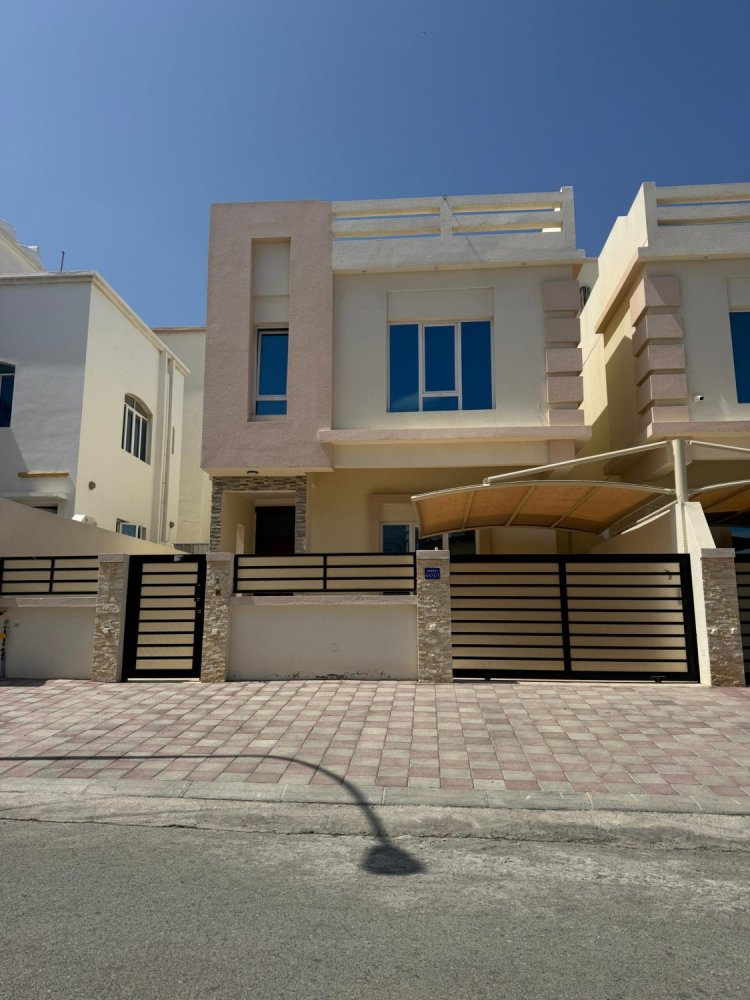 5 bedrooms Property in As Sib, Oman No. 1572