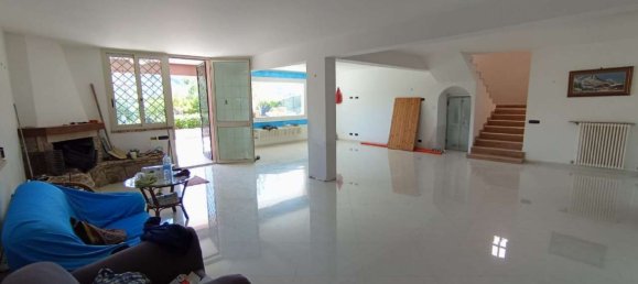 Вилла с 6 спальнями в Кампофеличе ди Рочелла, Италия № 345724 5