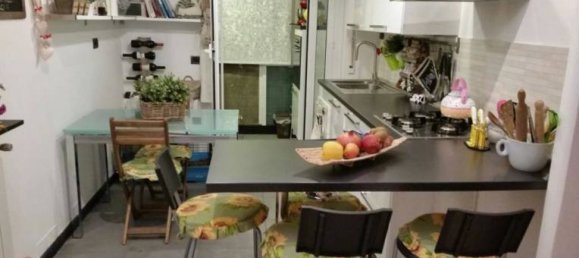Apartamento de 2 dormitorios en Genoa, Italy No. 254306 2