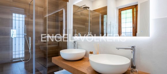 5 rooms Apartment in Lastra a Signa, Italy No. 301498 10