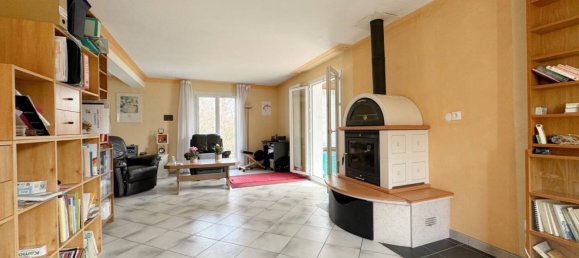 3 bedrooms Villa in Peron, France No. 203179 5