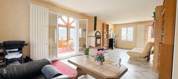 3 bedrooms Villa in Peron, France No. 203179 2