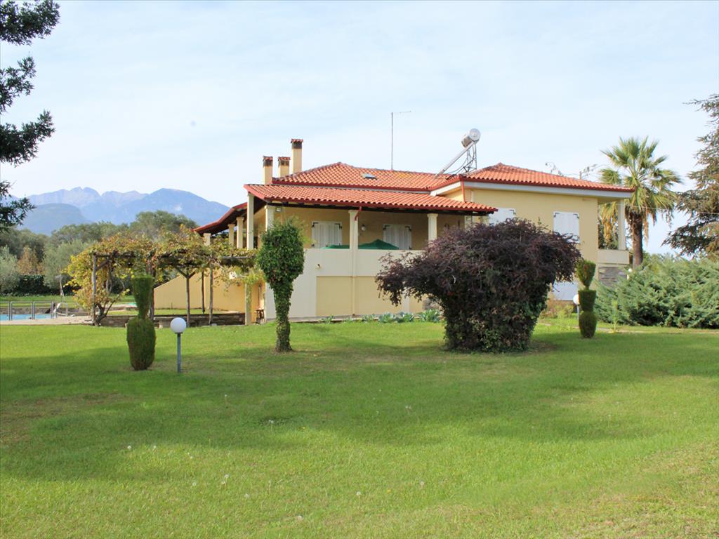 Вилла с 6 спальнями в Литохорон, Греция № 4453