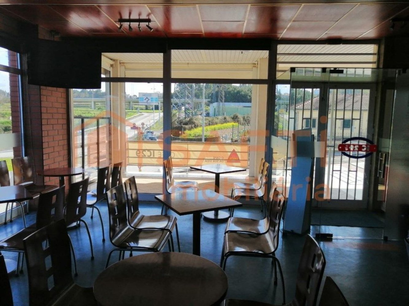 Propiedad comercial en Valbom, Portugal 132 m² No. 46180