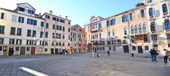 1 bedroom Apartment in Venice, Italy No. 105277 4