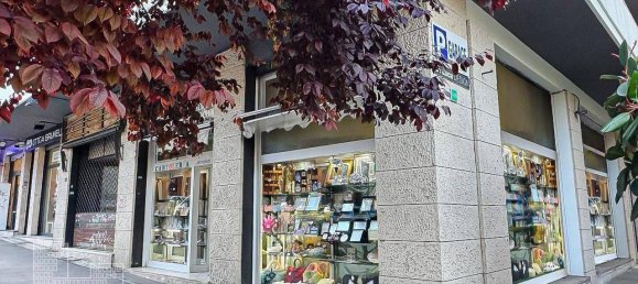 2 rooms Commercial property in Rome, Italy No. 343383 2