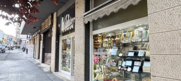 2 rooms Commercial property in Rome, Italy No. 343383 5
