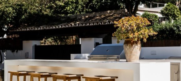 5 bedrooms Villa in Marbella, Spain No. 4821 6