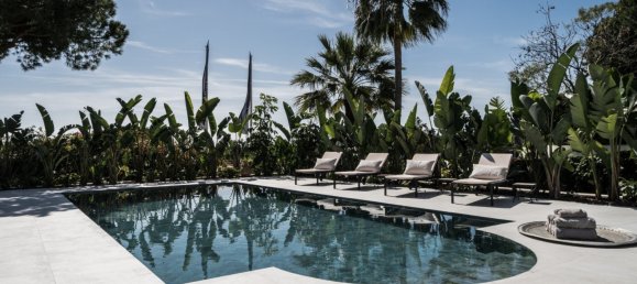 5 bedrooms Villa in Marbella, Spain No. 4821 3