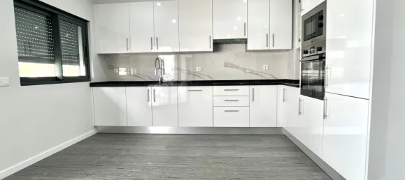 Apartamento de 3 dormitorios en Quelfes, Portugal No. 99986 8