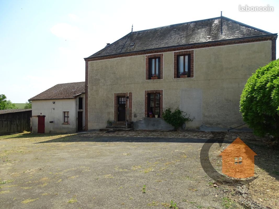 3 bedrooms House in Champrond-en-Gatine, France No. 92194