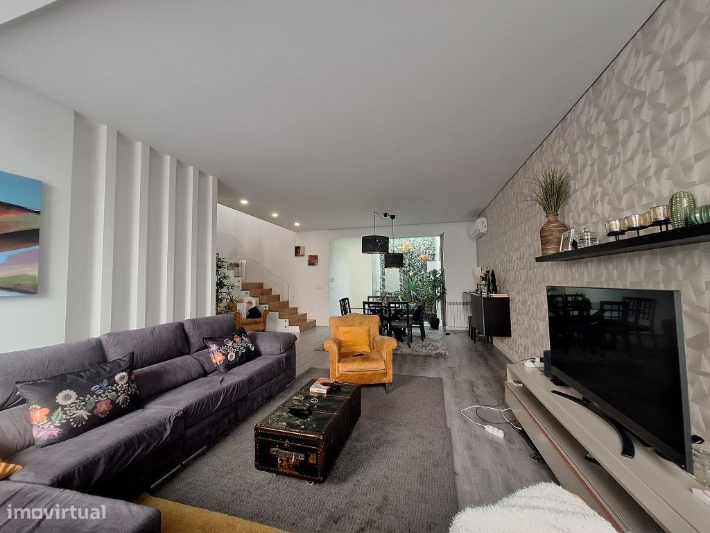 Casa de 4 dormitorios en Viana do Castelo, Portugal No. 89727