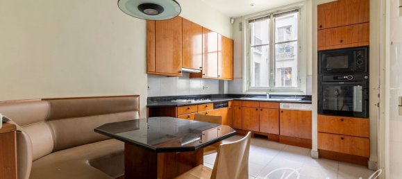 4 bedrooms Apartment in Paris, France No. 292051 8