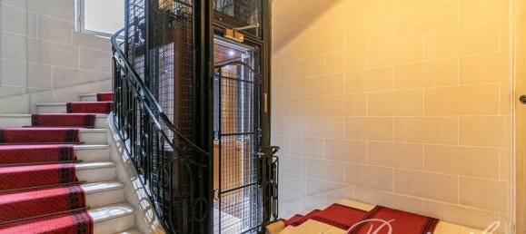 4 bedrooms Apartment in Paris, France No. 292051 16