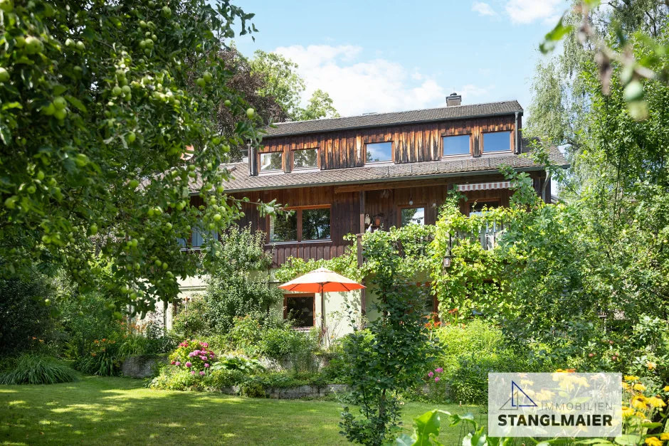 5 bedrooms Townhouse in Freising, Germany No. 8312