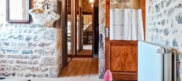 4 bedrooms House in La Clayette, France No. 323666 8