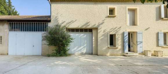 Castillos de 4 dormitorios en Avignon, France No. 355804 2