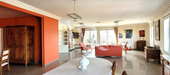 5 bedrooms Apartment in Le Puy-en-Velay, France No. 206077 4