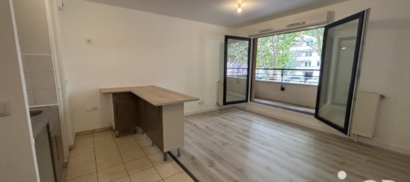 2 bedrooms Apartment in Saint-Ouen-l'Aumone, France No. 348016 3