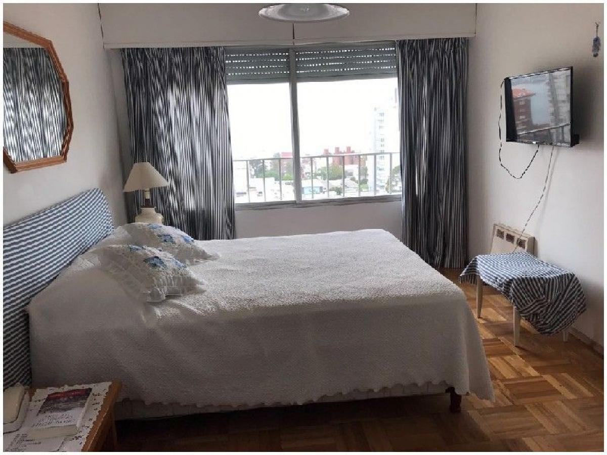 3 bedrooms House in Maldonado, Uruguay No. 11892